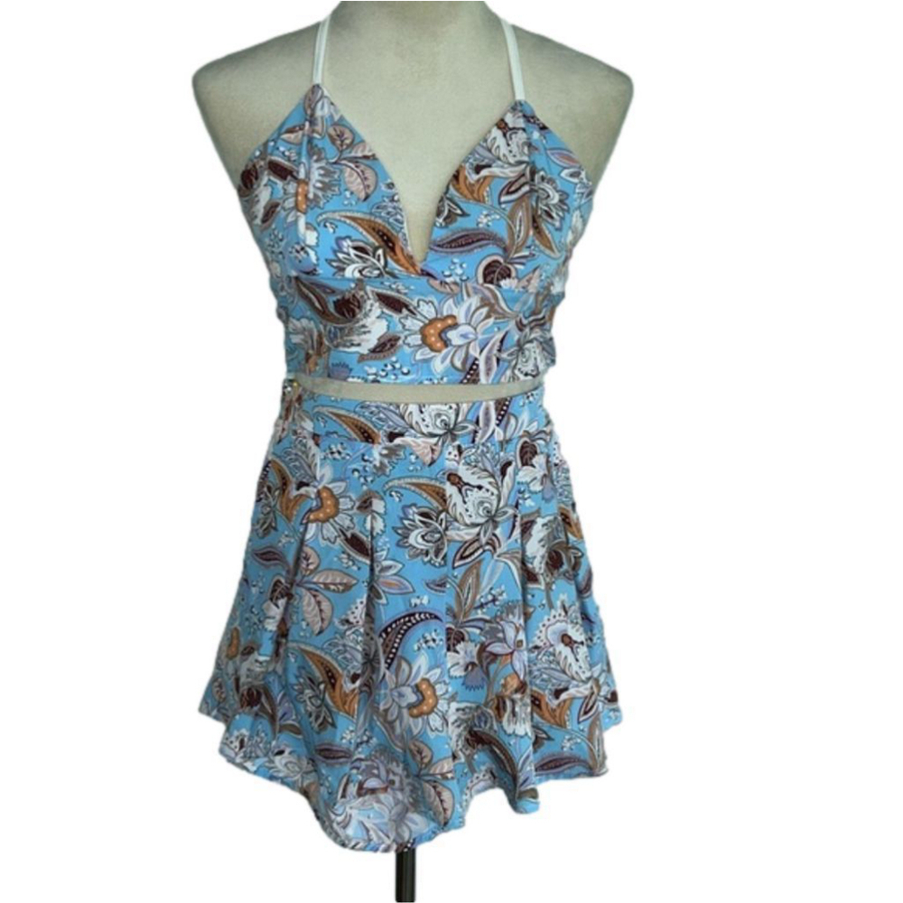 2 Piece Short Set with Beautiful Paisley/Floral pattern: Size XS